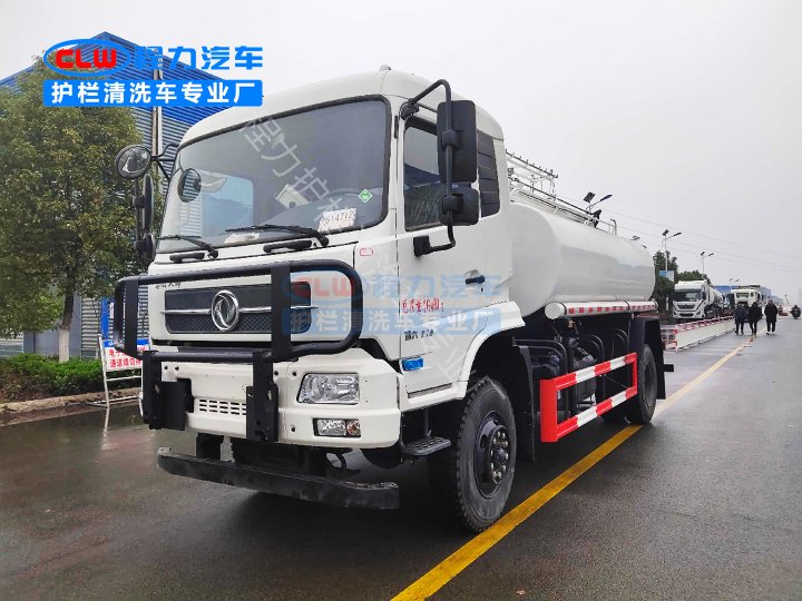 東風(fēng)天錦4驅(qū)灑水車(chē)加裝光伏板設(shè)備